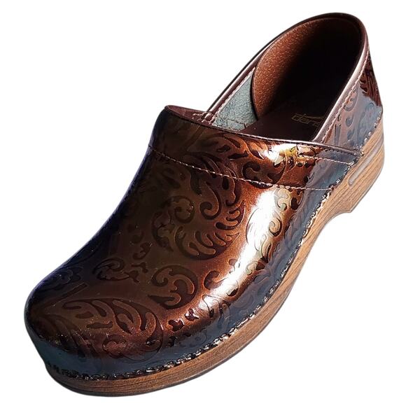 Dansko Professional Brown Patent Leather Women's Clogs Embossed Filagree Sz 39/9 - Picture 1 of 9